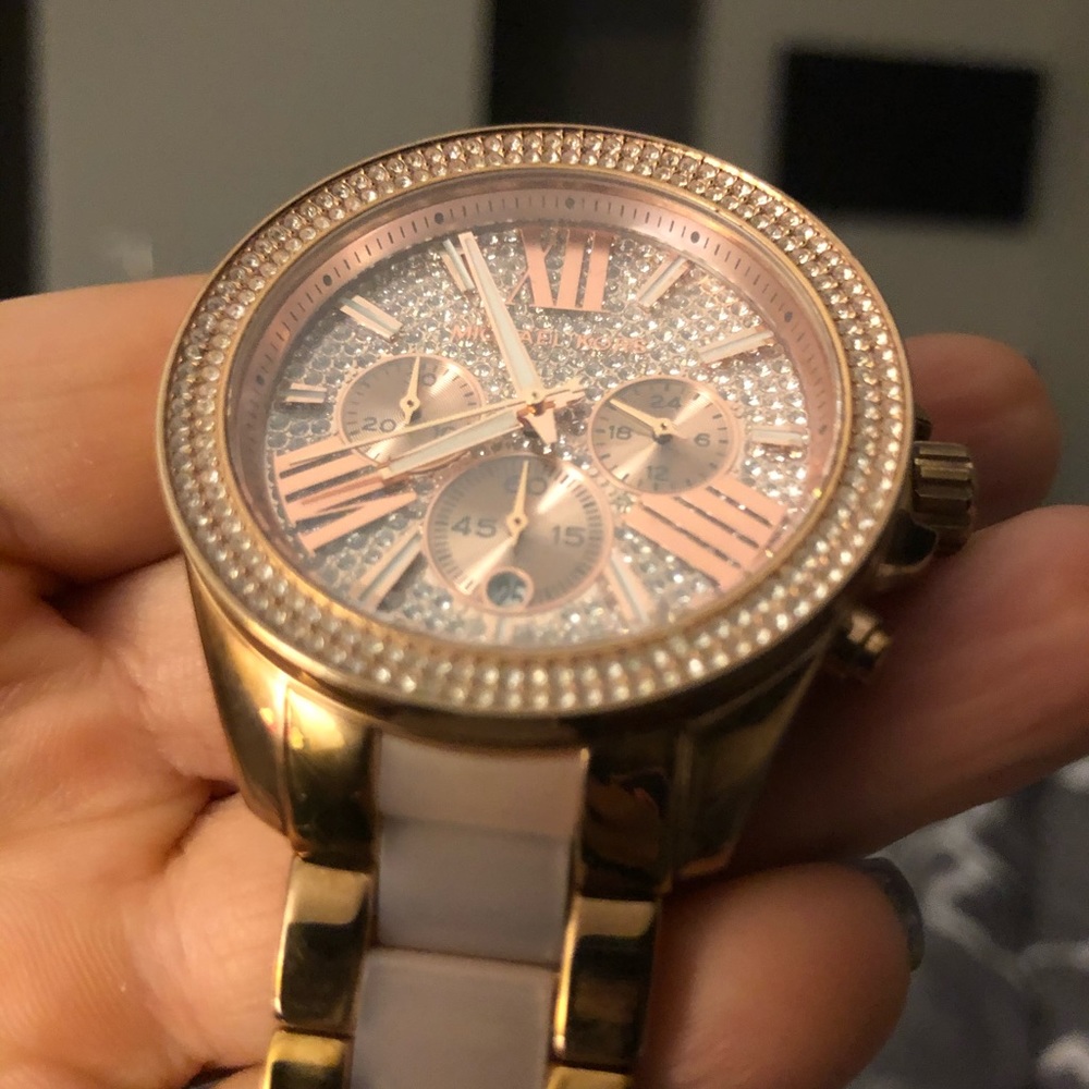 Gold with pink oversized watch - Picture 2 of 2